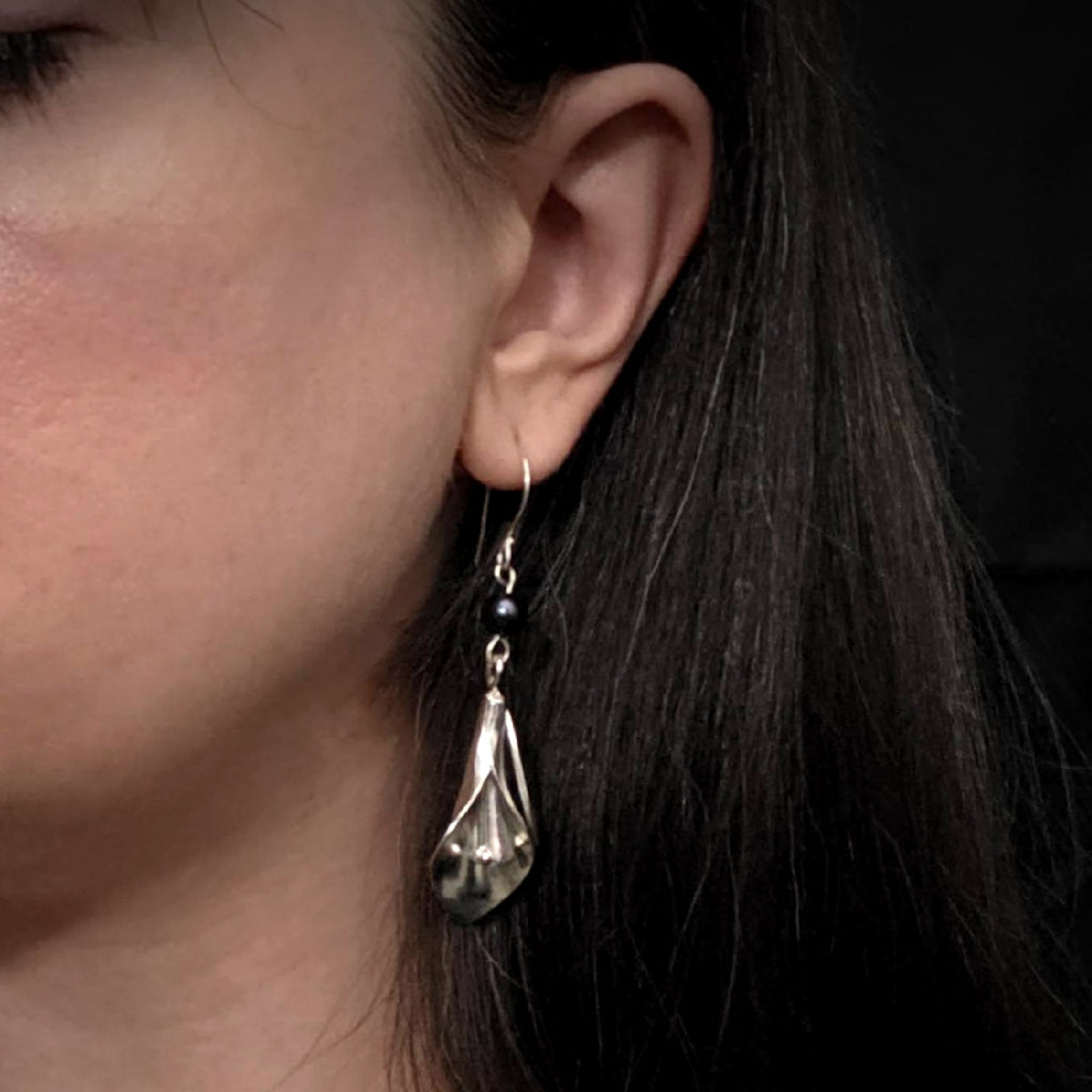 Black Pearl Calla Lily Earrings
